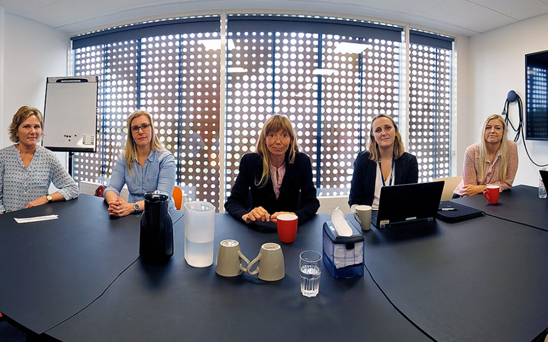 Increasing comfort in difficult meetings in VR